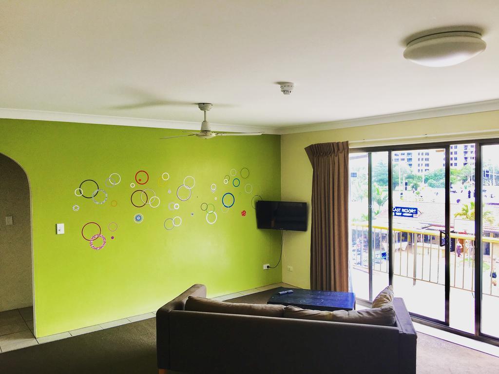 Maxmee Backpackers Resort Gold Coast Extérieur photo